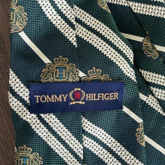TOMMY HILFIGER Vintage Silk‎ Tie Forest Green Gold Logo Emblem - Picture 5 of 5